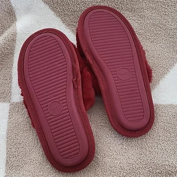 JESSICA SIMPSON Burgundy Fur/Rhinestone House Slippers Slides Size S 6-7 - Picture 6 of 8